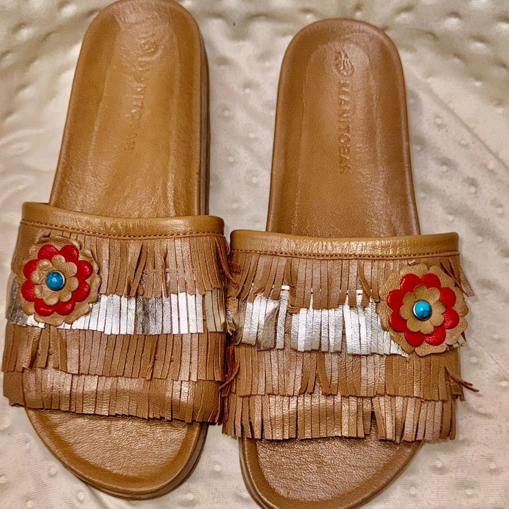 Women Manitobah Mukluks Wasaga Fringed Slide Leather